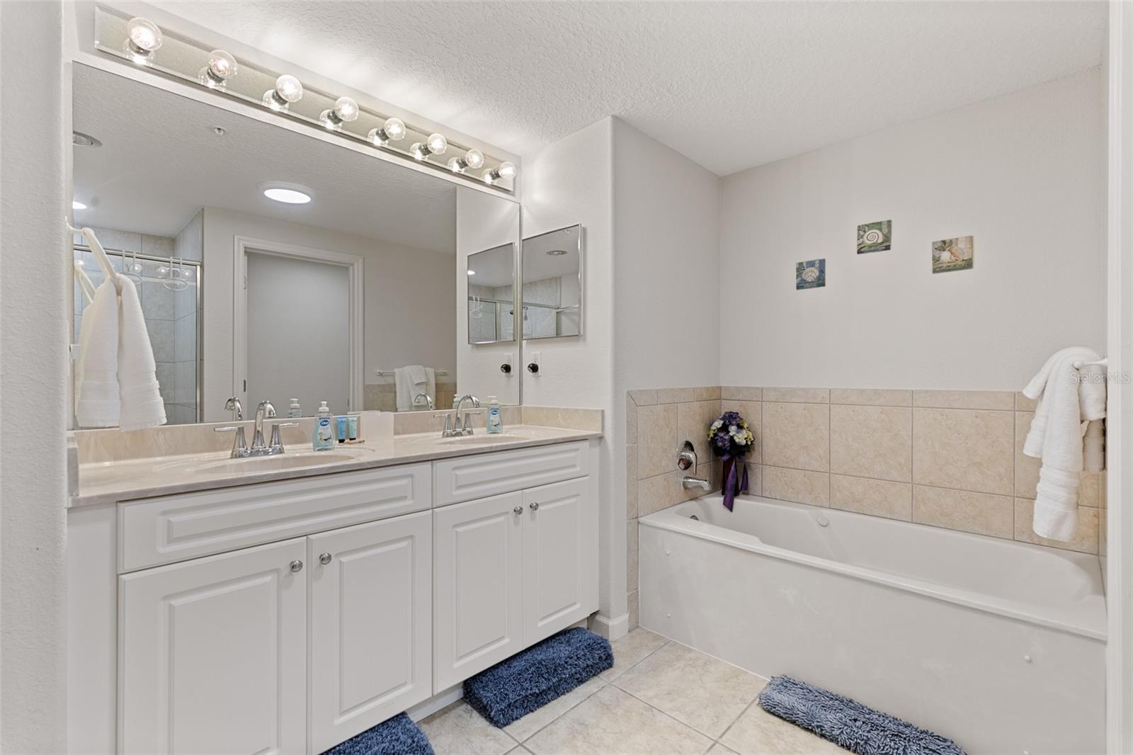 Image 25 of 66 For 80 Surfview Drive 718