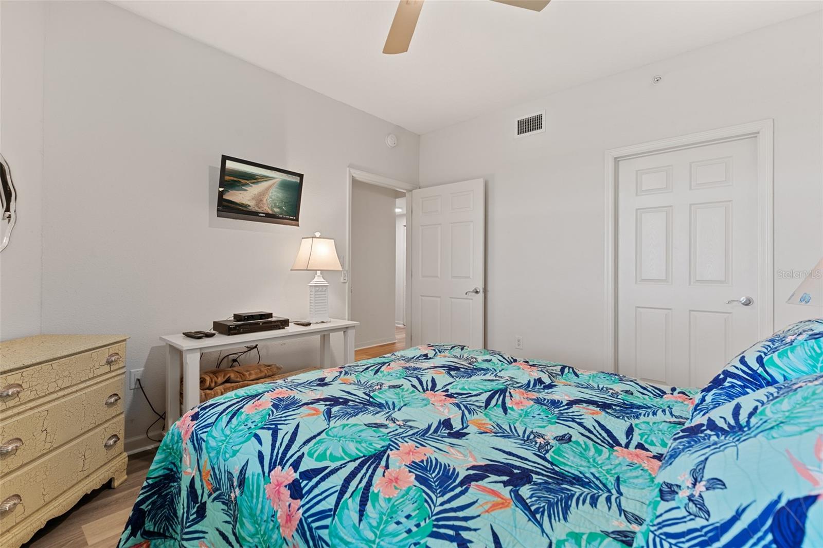 Image 32 of 66 For 80 Surfview Drive 718
