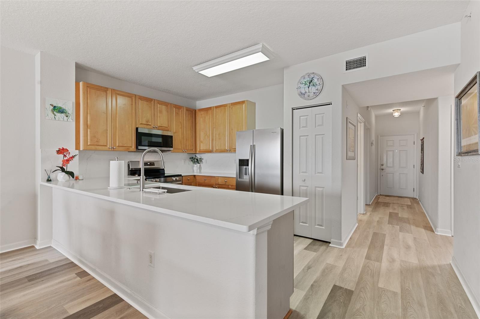 Image 5 of 66 For 80 Surfview Drive 718