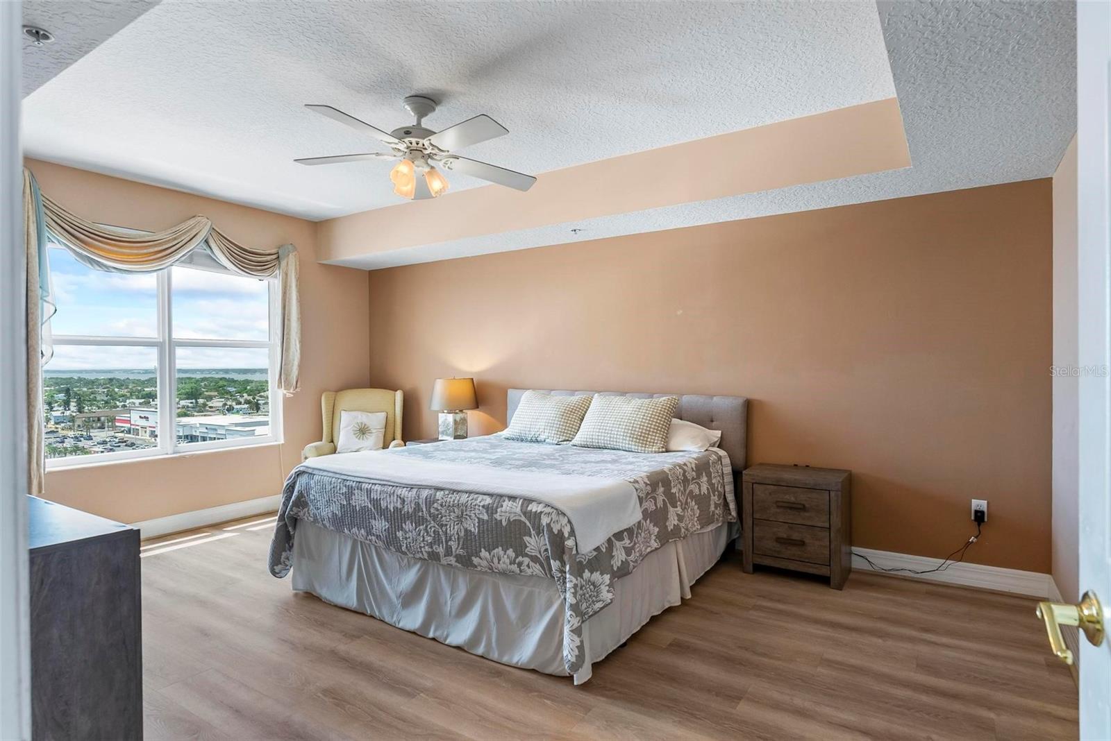 Image 11 of 39 For 2071 Atlantic Avenue 1005