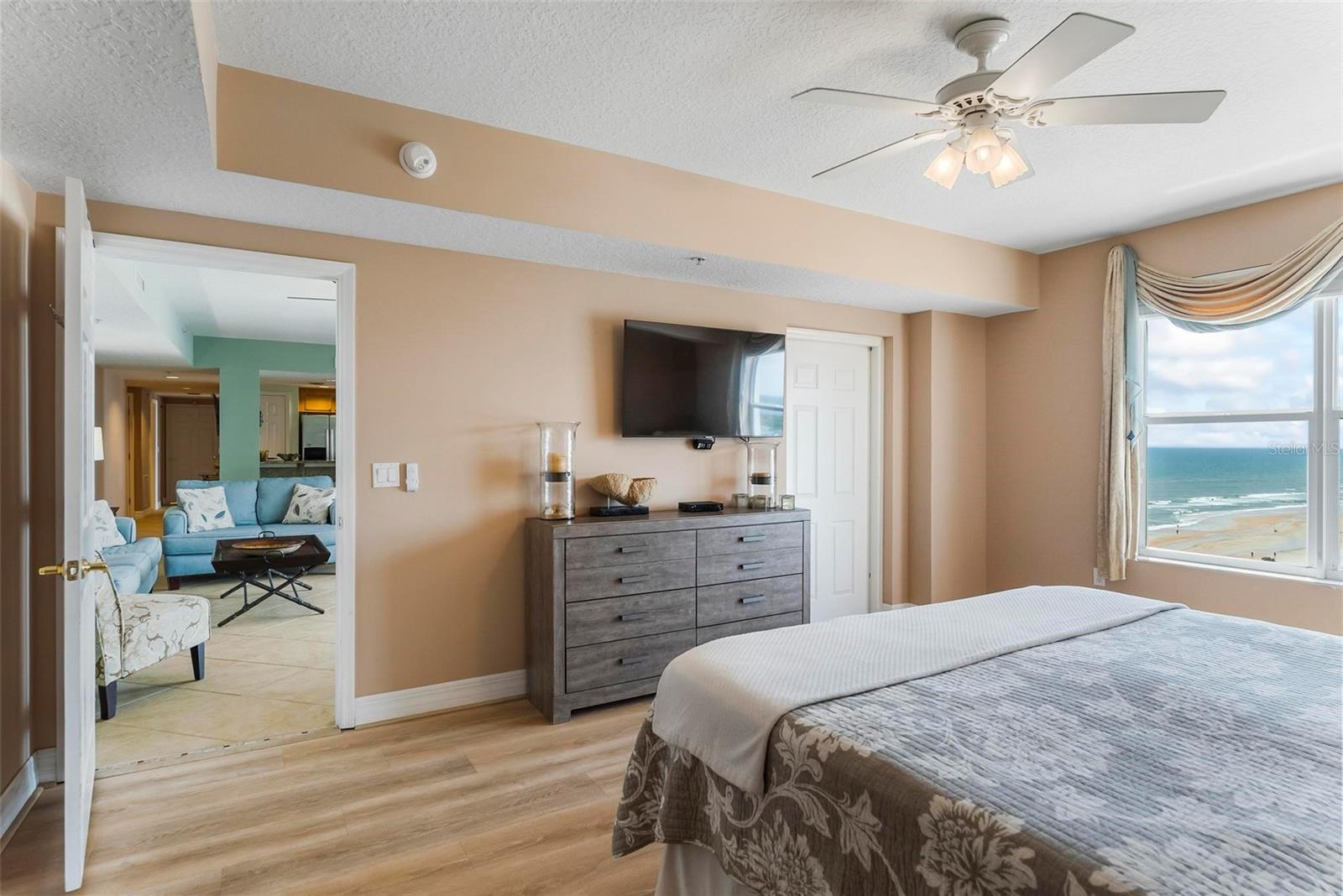 Image 12 of 39 For 2071 Atlantic Avenue 1005