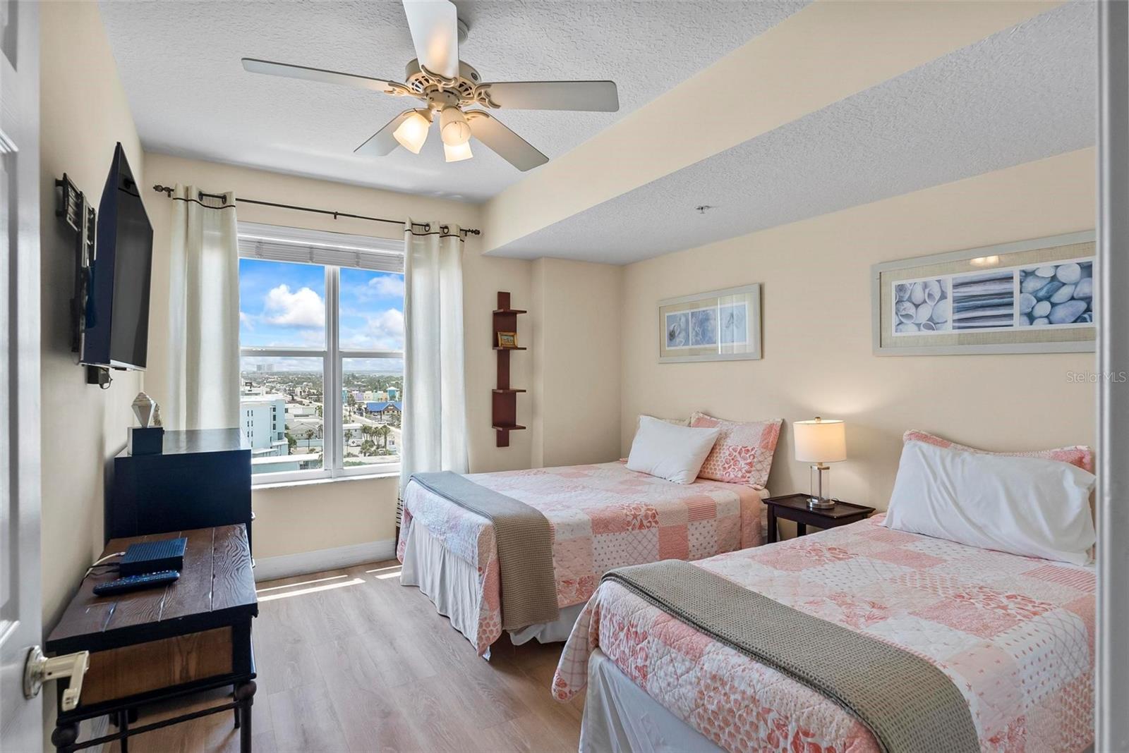 Image 17 of 39 For 2071 Atlantic Avenue 1005