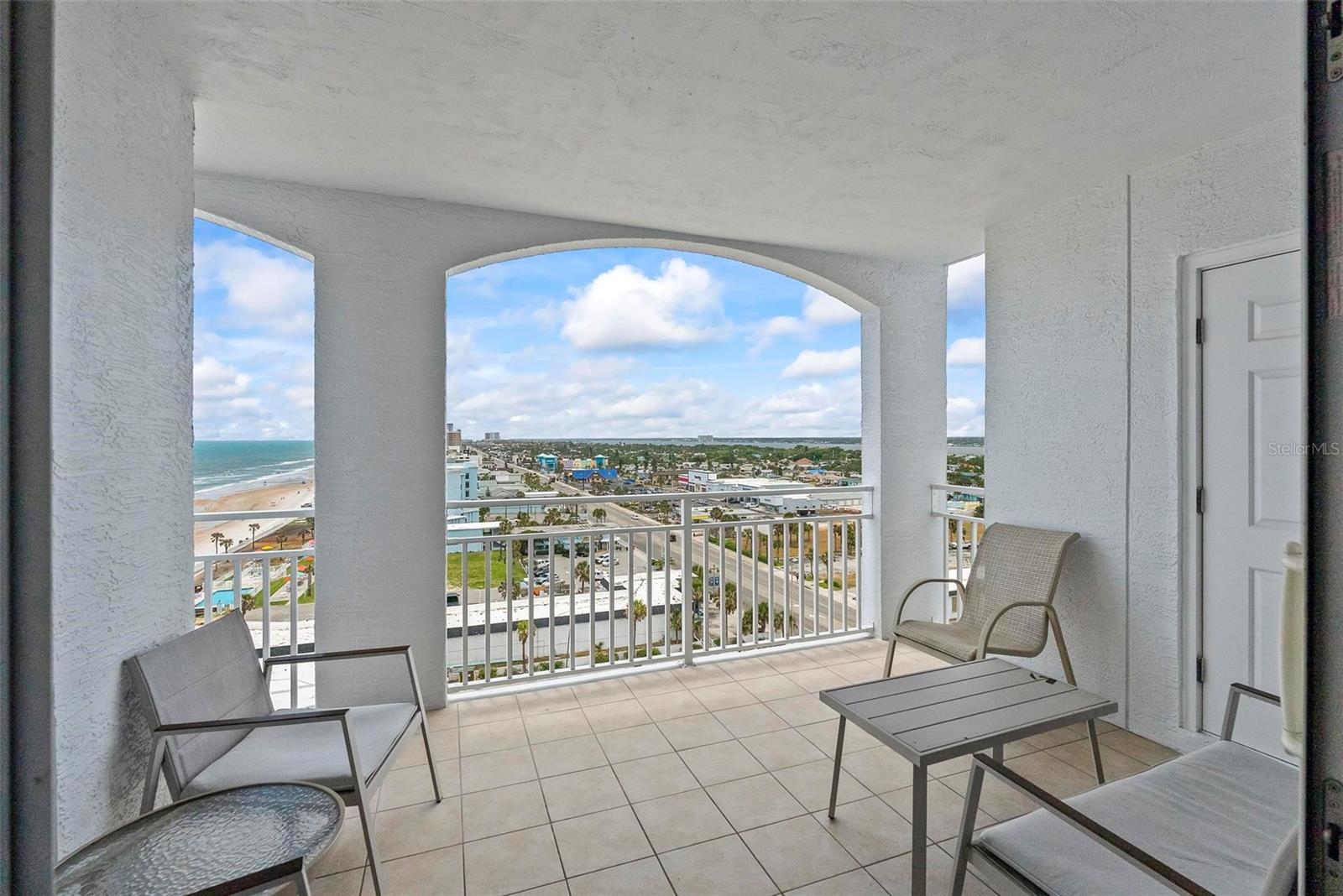 Image 24 of 39 For 2071 Atlantic Avenue 1005