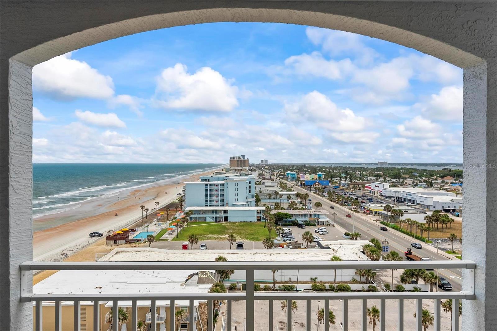 Image 26 of 39 For 2071 Atlantic Avenue 1005