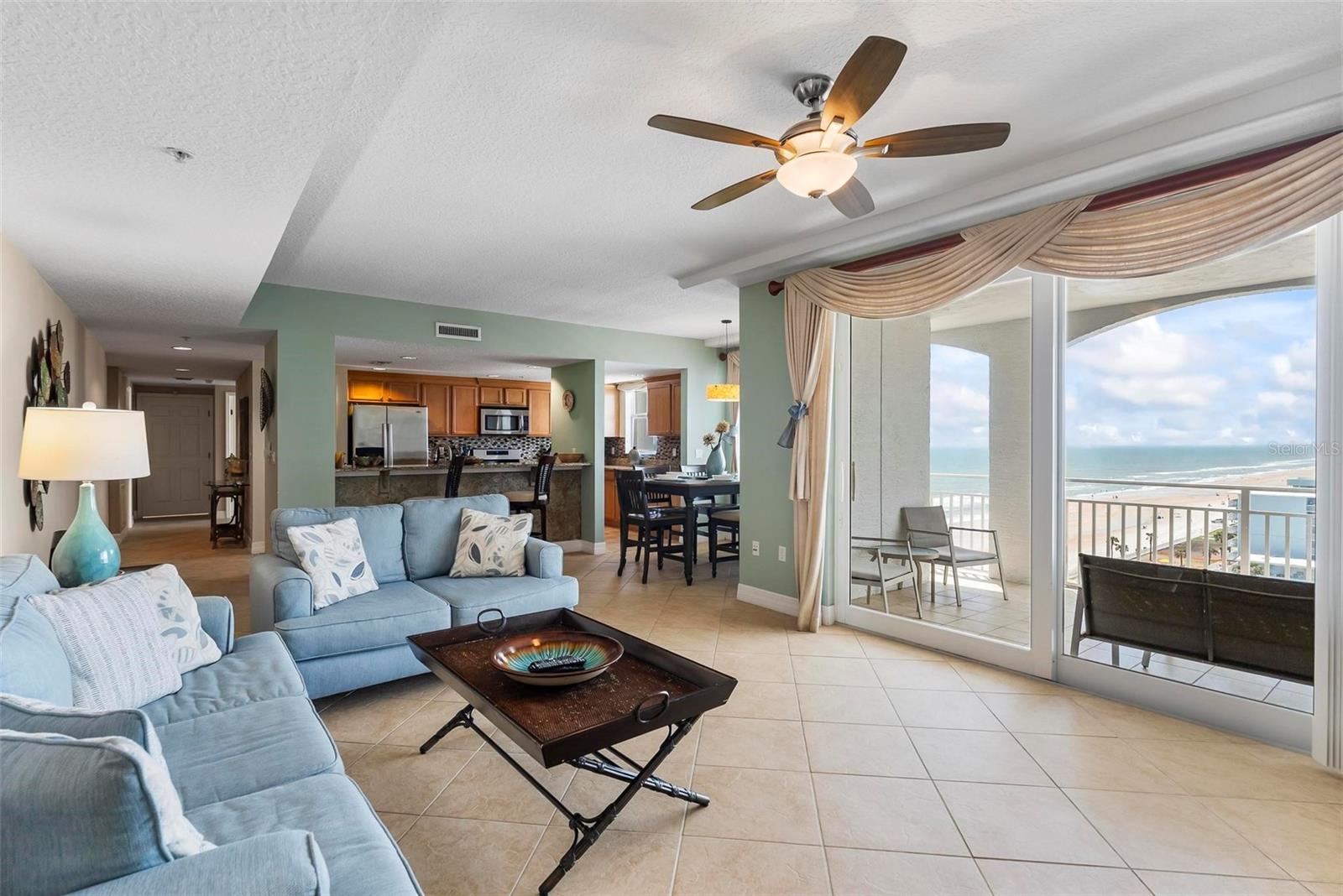 Image 4 of 39 For 2071 Atlantic Avenue 1005