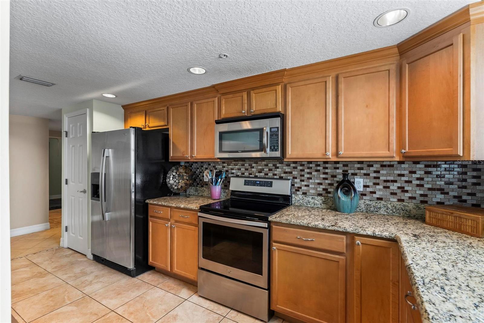 Image 7 of 39 For 2071 Atlantic Avenue 1005