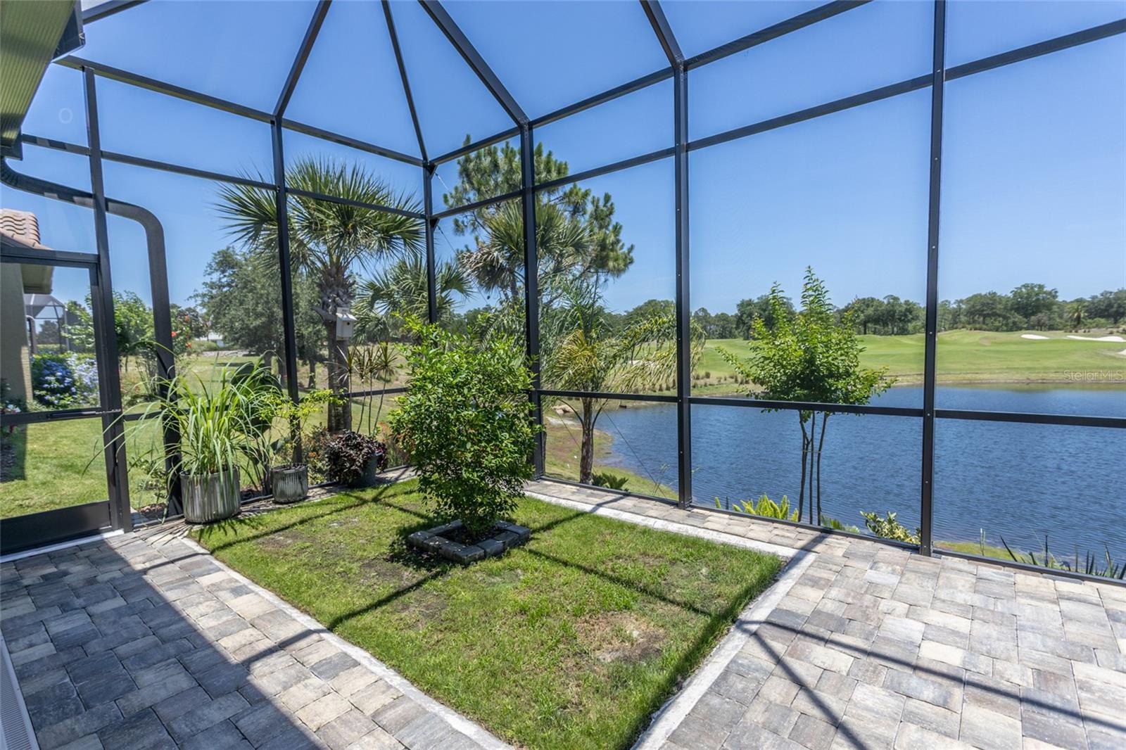 Image 14 of 55 For 431 Bourganville Drive