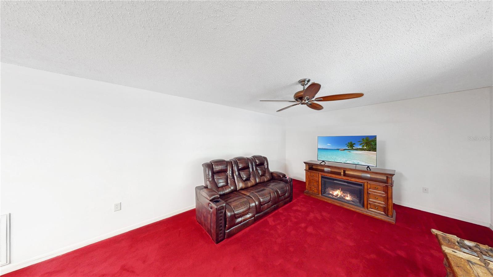 Image 12 of 31 For 124 Lindsay Drive