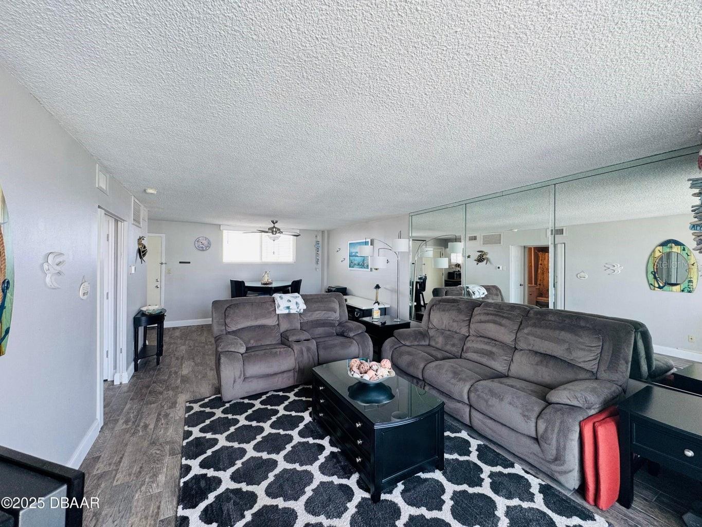 Image 11 of 32 For 2727 Atlantic Avenue 602