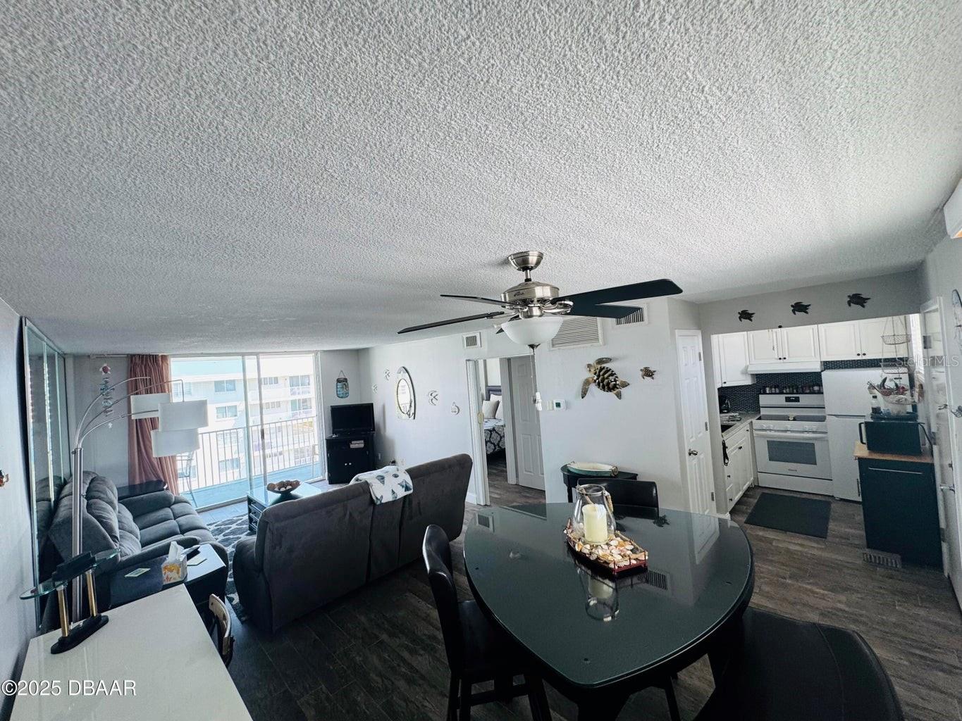 Image 12 of 32 For 2727 Atlantic Avenue 602