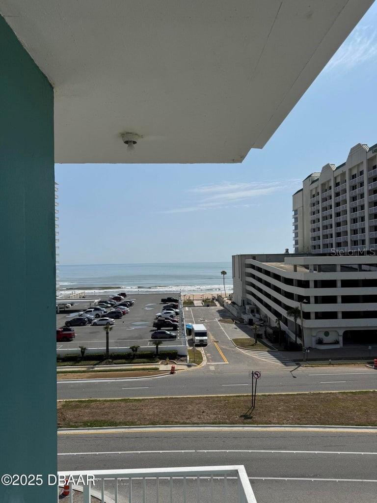 Image 7 of 32 For 2727 Atlantic Avenue 602