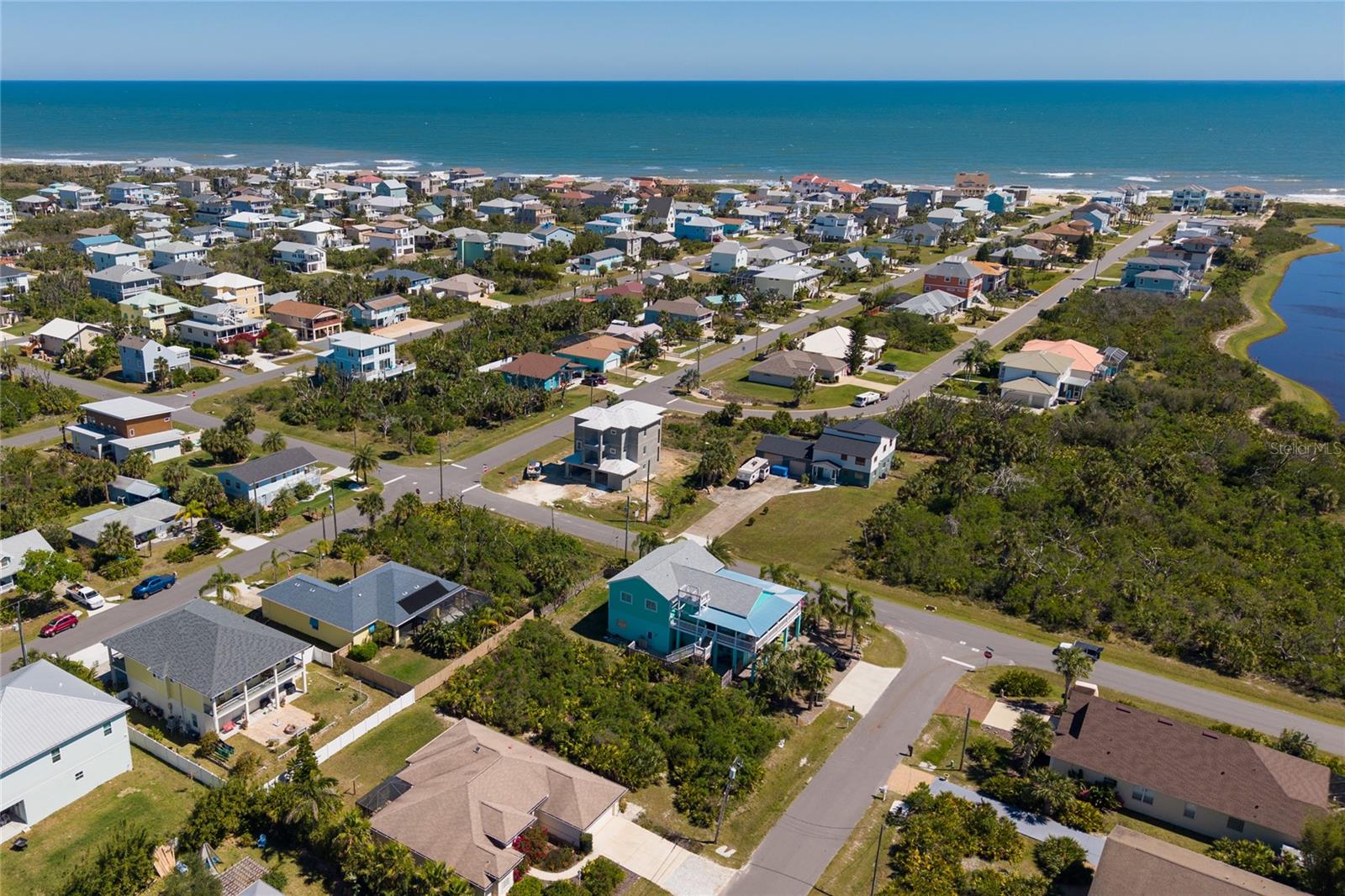 Image 12 of 33 For 25 Surf Drive