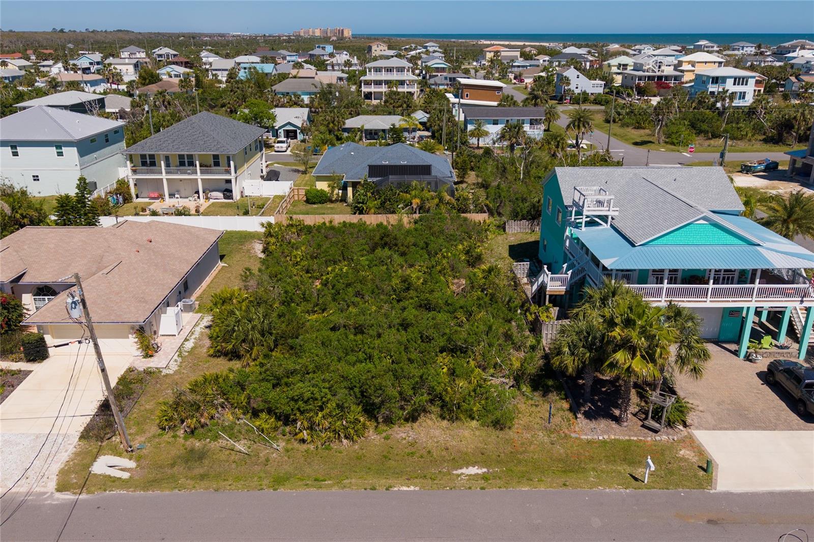 Image 13 of 33 For 25 Surf Drive