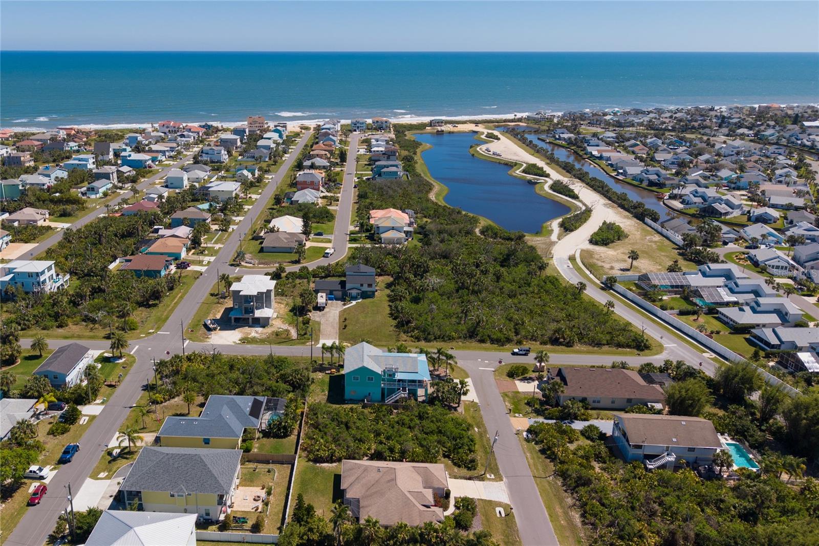 Image 22 of 33 For 25 Surf Drive
