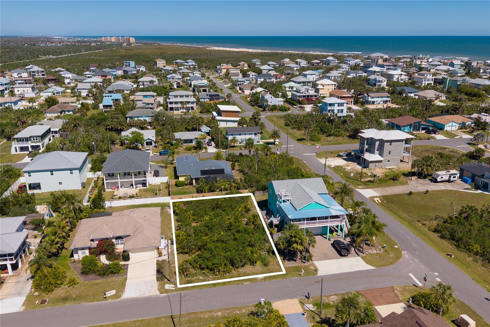 Image 4 of 33 For 25 Surf Drive