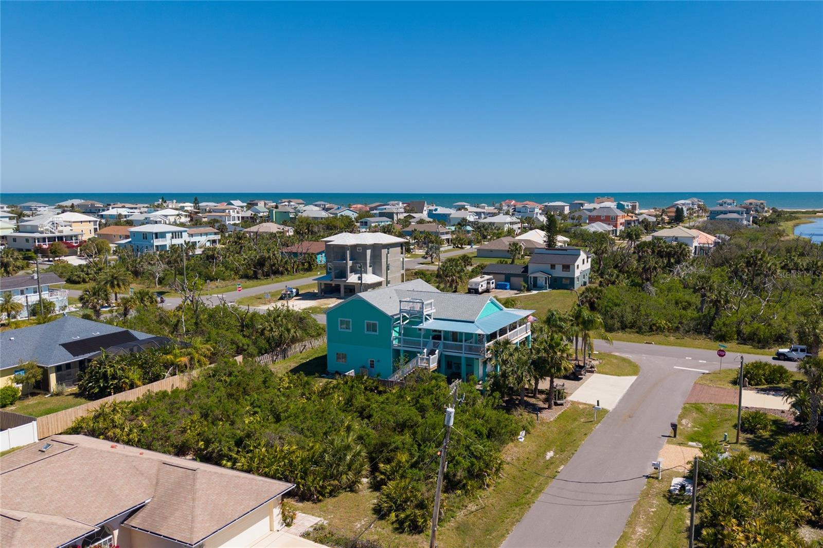 Image 6 of 33 For 25 Surf Drive