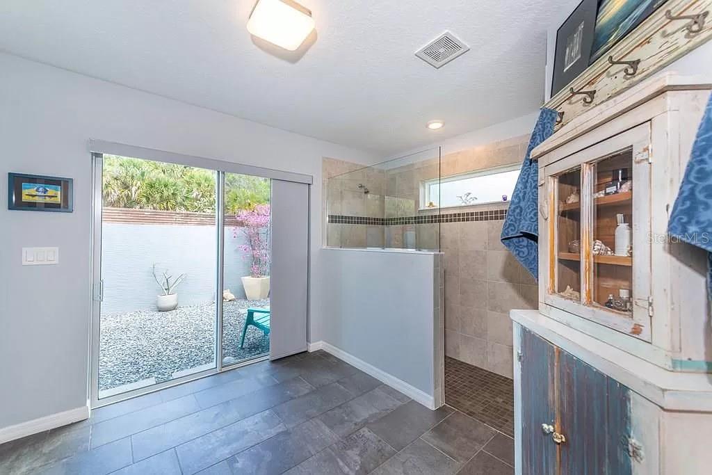 Image 13 of 28 For 6 Saint Johns Avenue