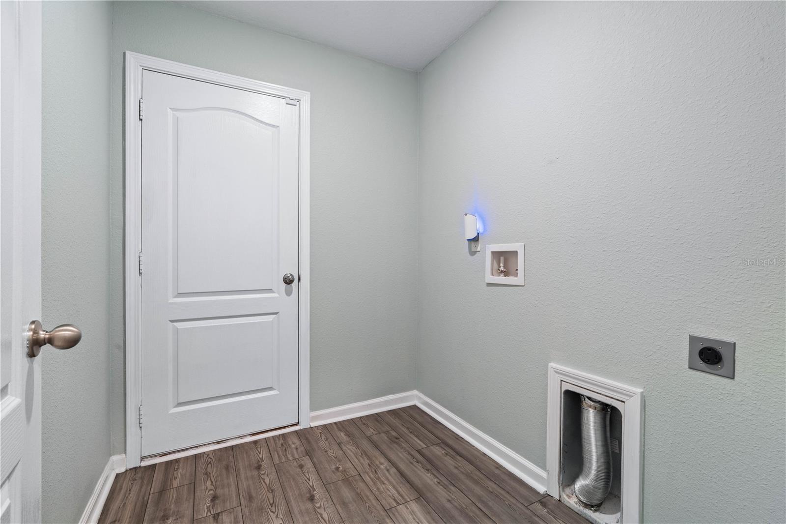 Image 12 of 40 For 8552 Lake George Circle W