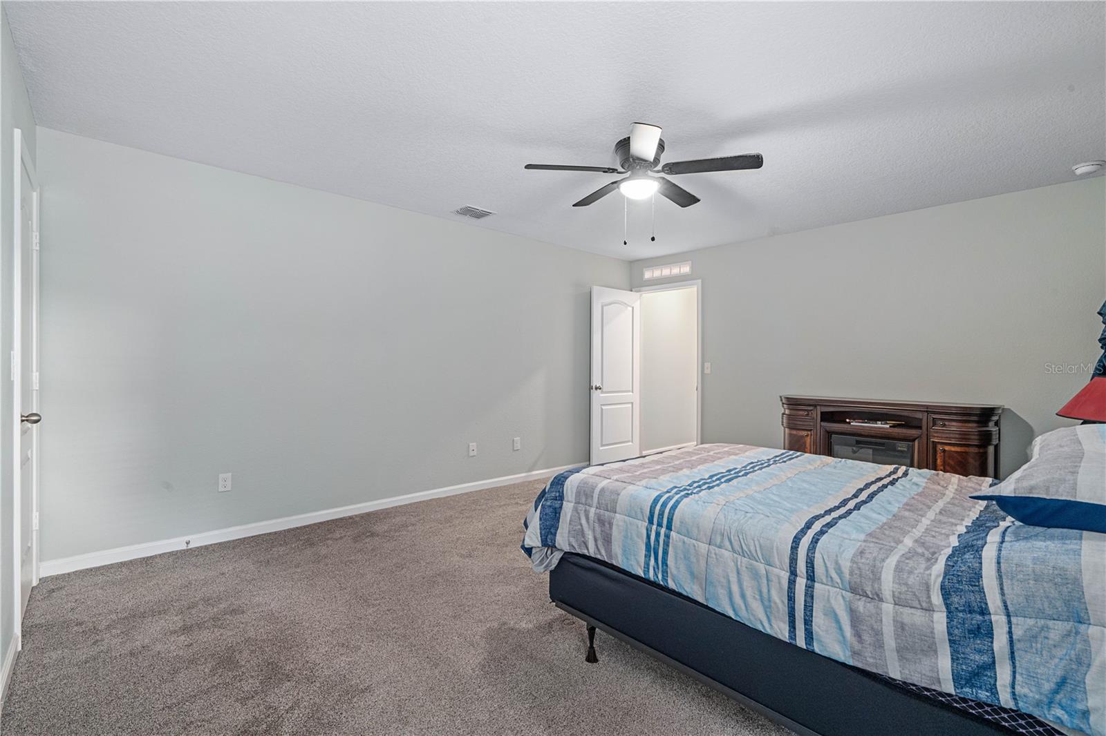 Image 15 of 40 For 8552 Lake George Circle W