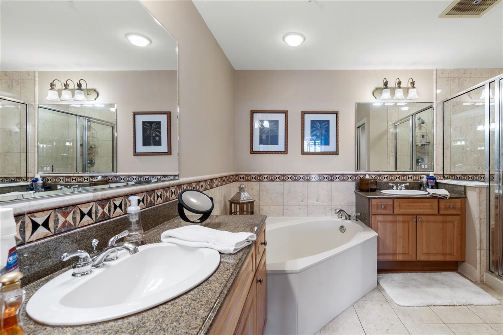 Image 19 of 40 For 200 Ocean Crest Dr  117