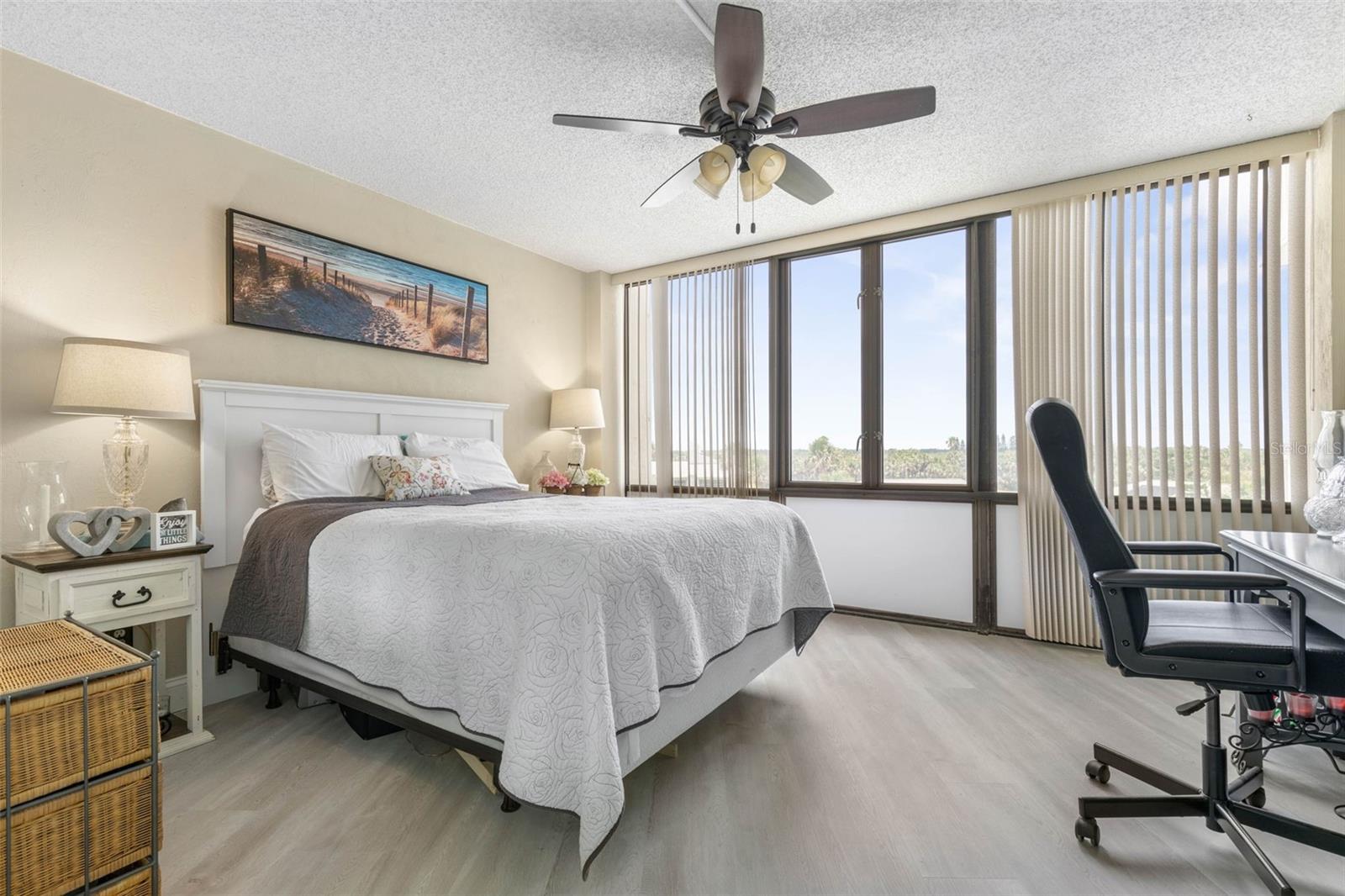 Image 18 of 53 For 3580 Ocean Shore Boulevard 210