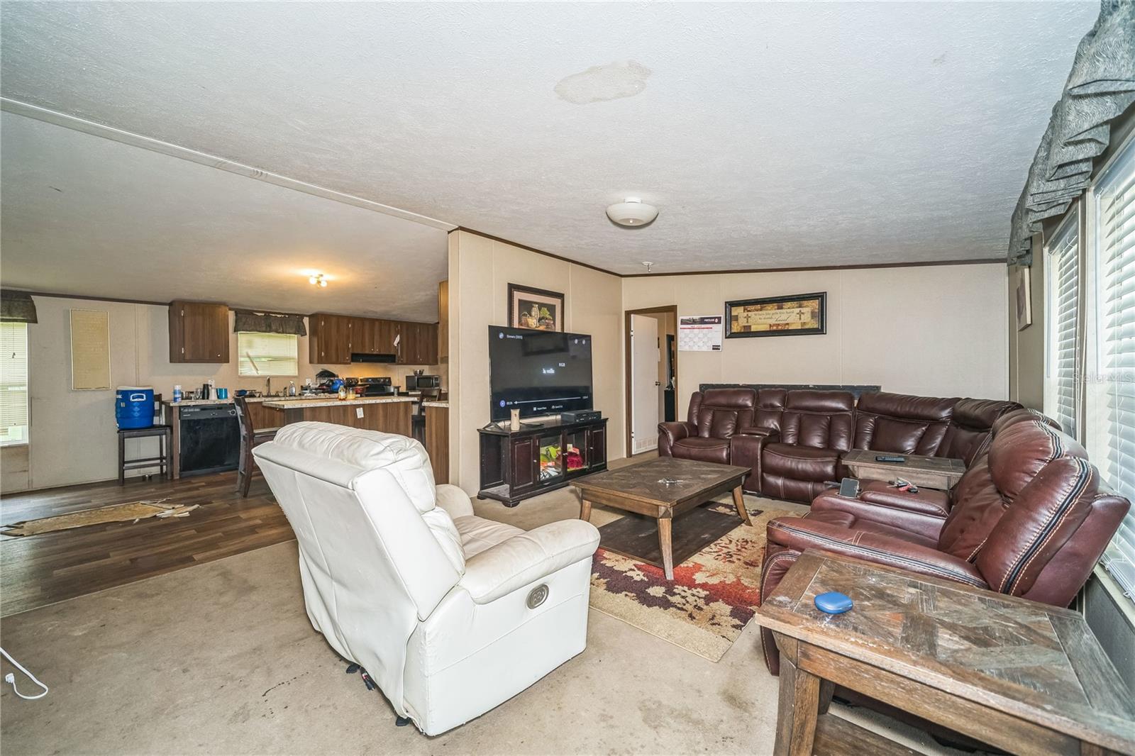 Image 7 of 26 For 10257 Syphon Drive