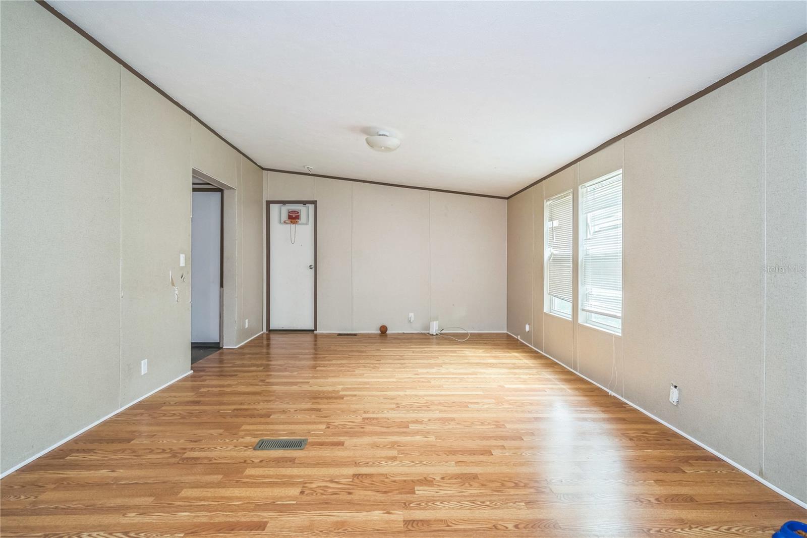 Image 9 of 26 For 10257 Syphon Drive