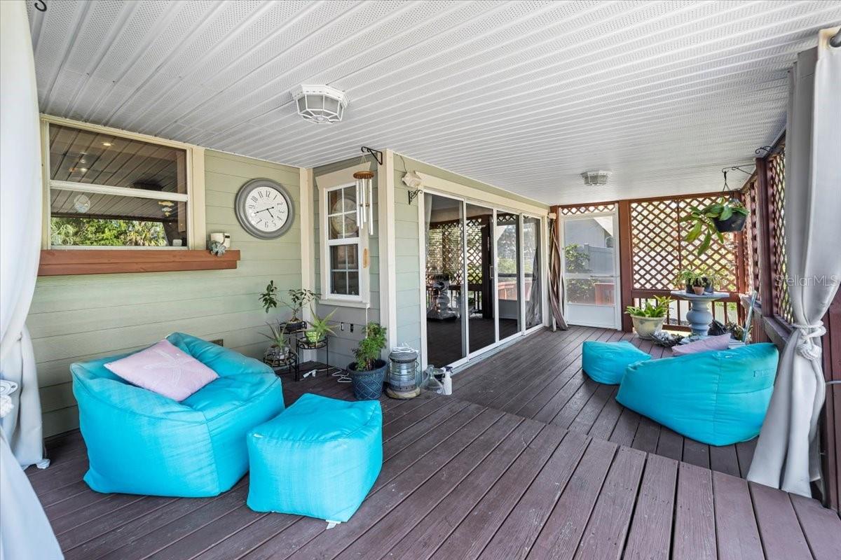 Image 13 of 61 For 20 Crescent Court N