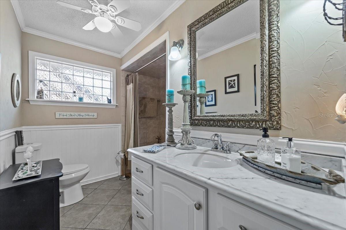 Image 16 of 61 For 20 Crescent Court N