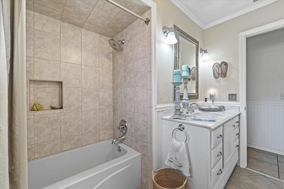 Image 25 of 61 For 20 Crescent Court N