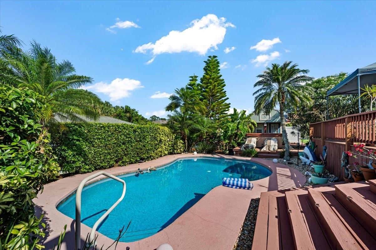Image 35 of 61 For 20 Crescent Court N