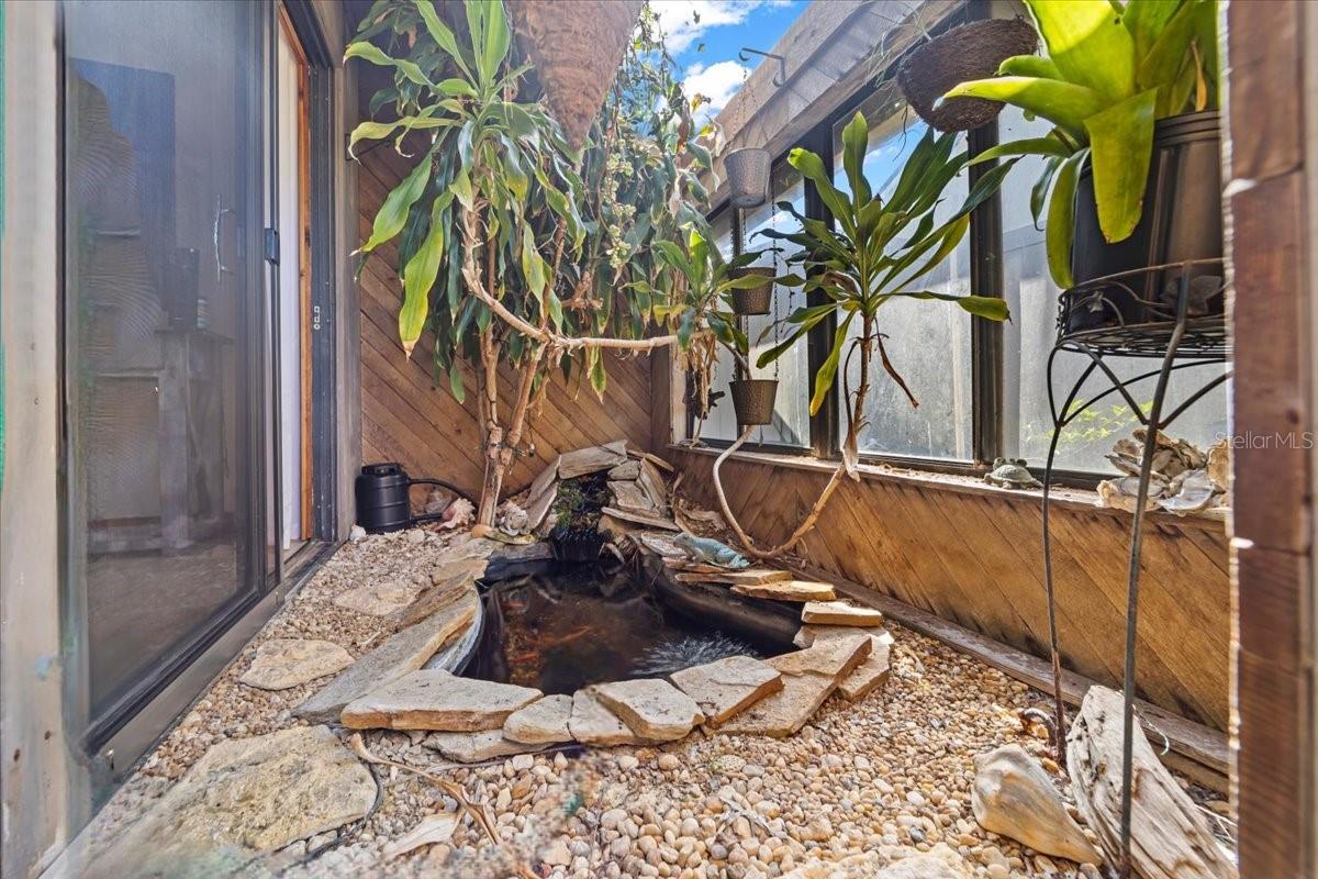 Image 37 of 61 For 20 Crescent Court N