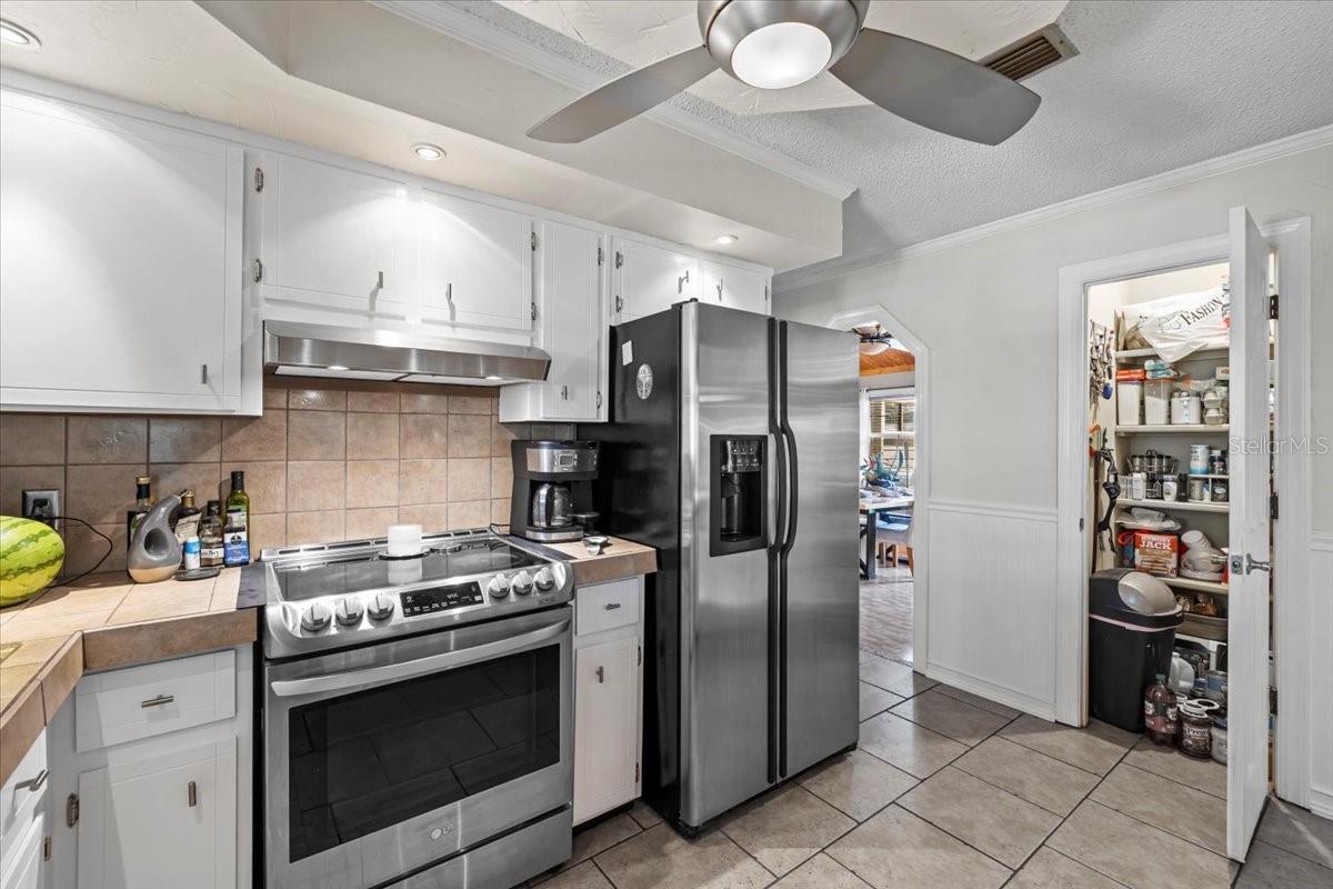 Image 4 of 61 For 20 Crescent Court N