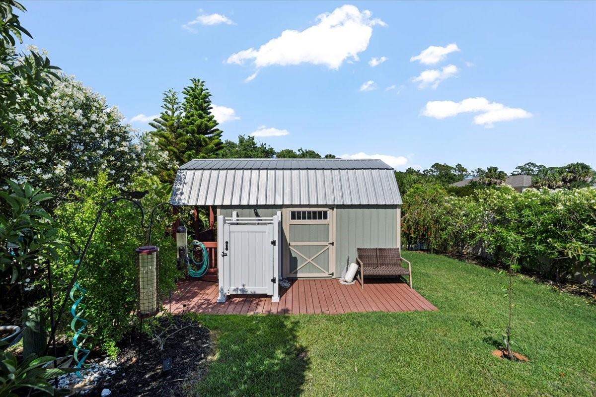 Image 41 of 61 For 20 Crescent Court N