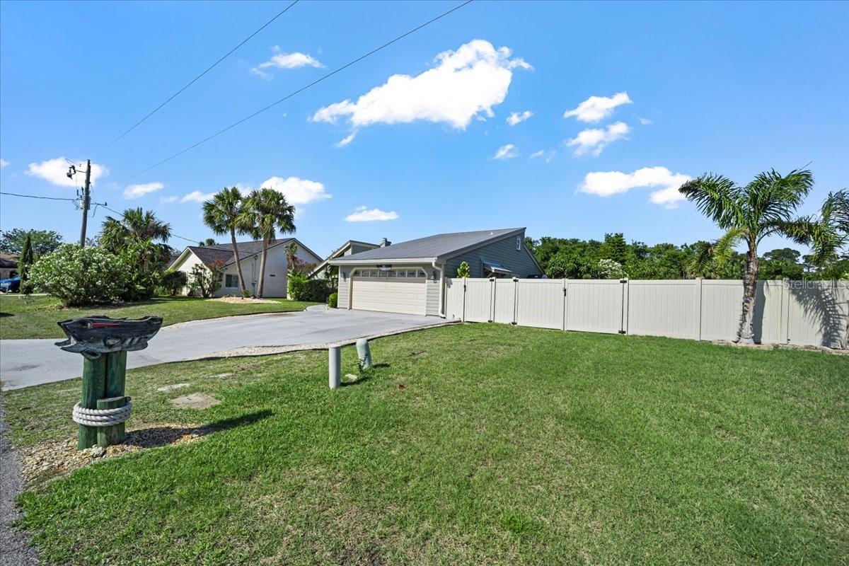 Image 53 of 61 For 20 Crescent Court N