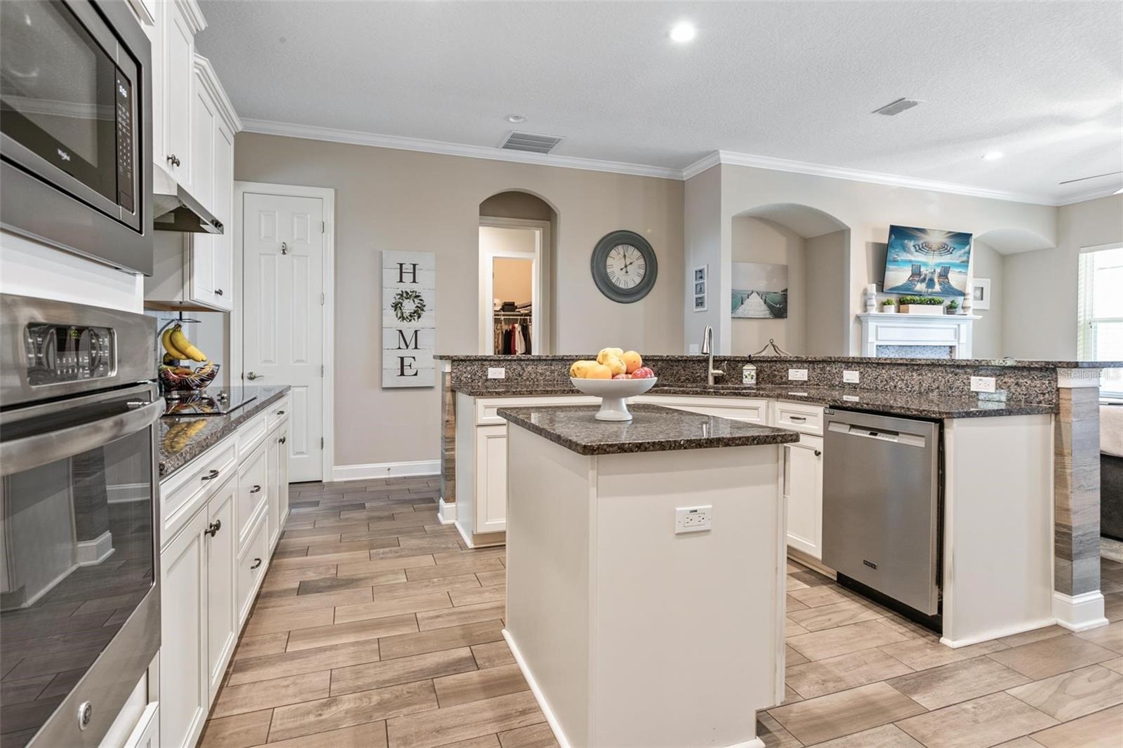 Image 20 of 74 For 433 Maribella Court