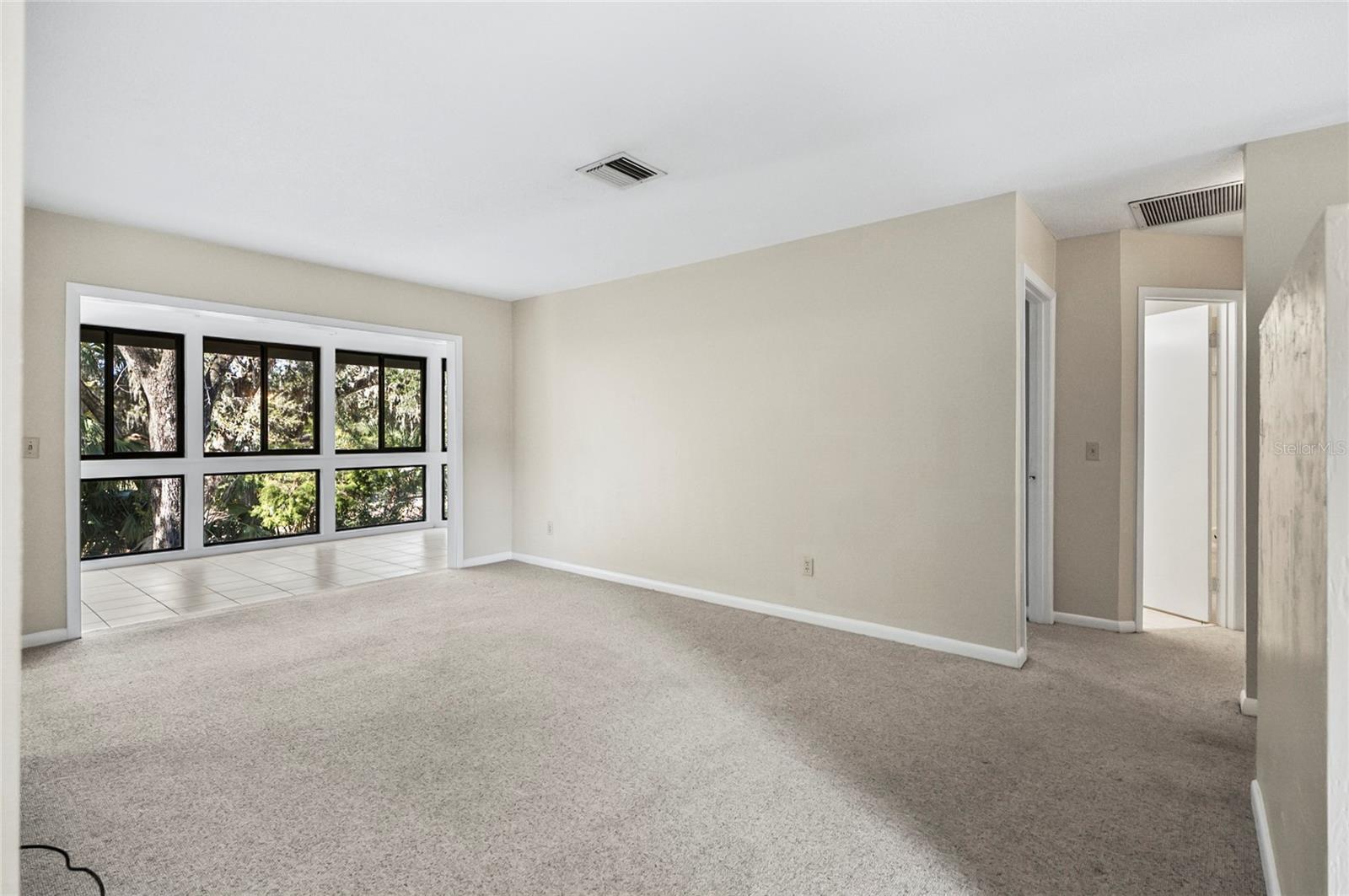 Image 20 of 41 For 18 Broadmore Circle 18
