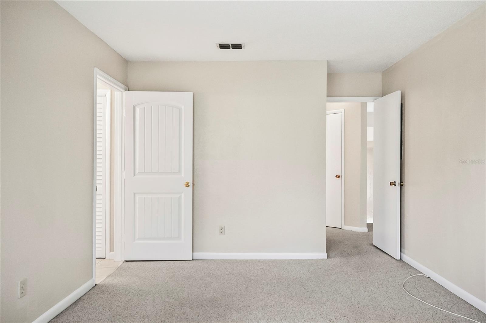 Image 23 of 41 For 18 Broadmore Circle 18