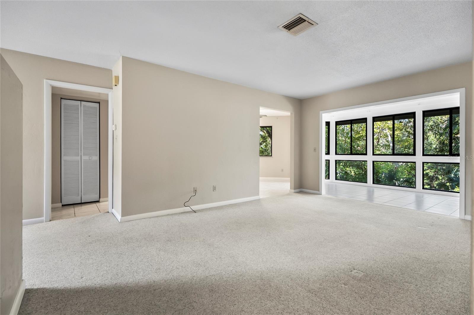Image 8 of 41 For 18 Broadmore Circle 18