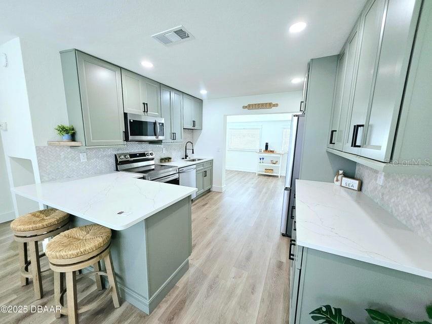 Image 11 of 41 For 68 Hibiscus Drive