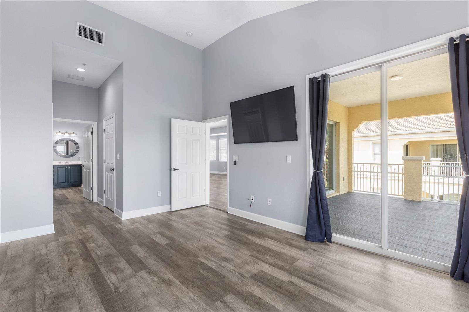 Image 30 of 100 For 95 Ocean Crest Way 531