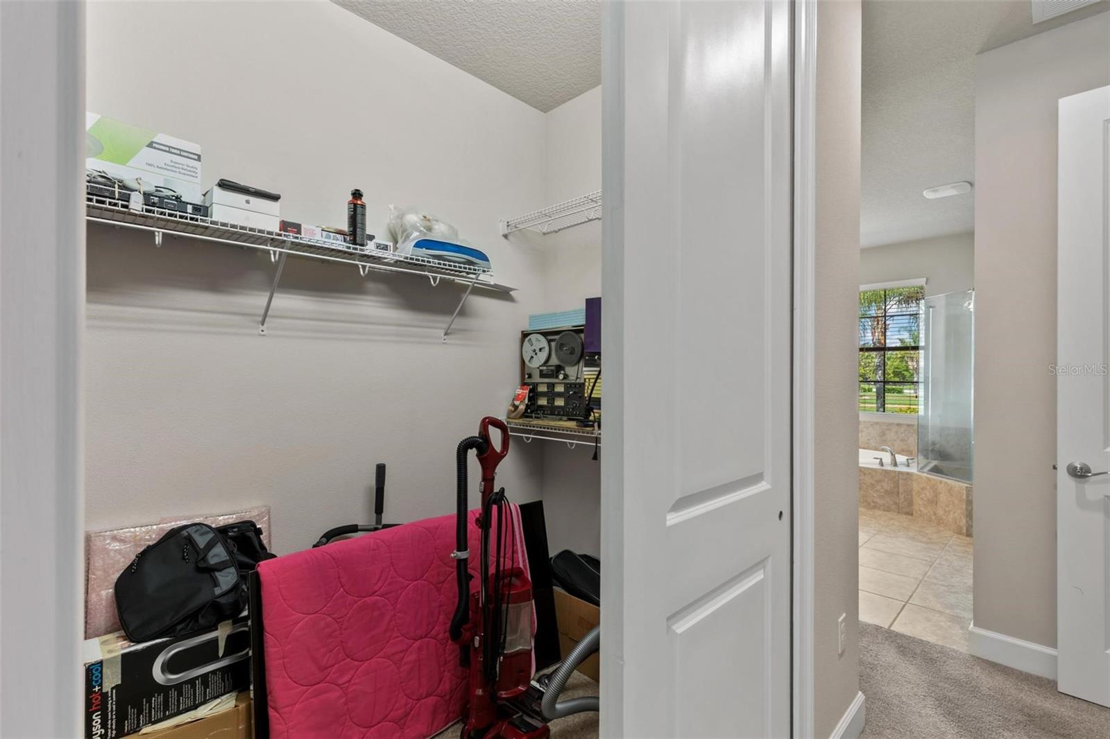 Image 33 of 95 For 716 Woodbridge Court