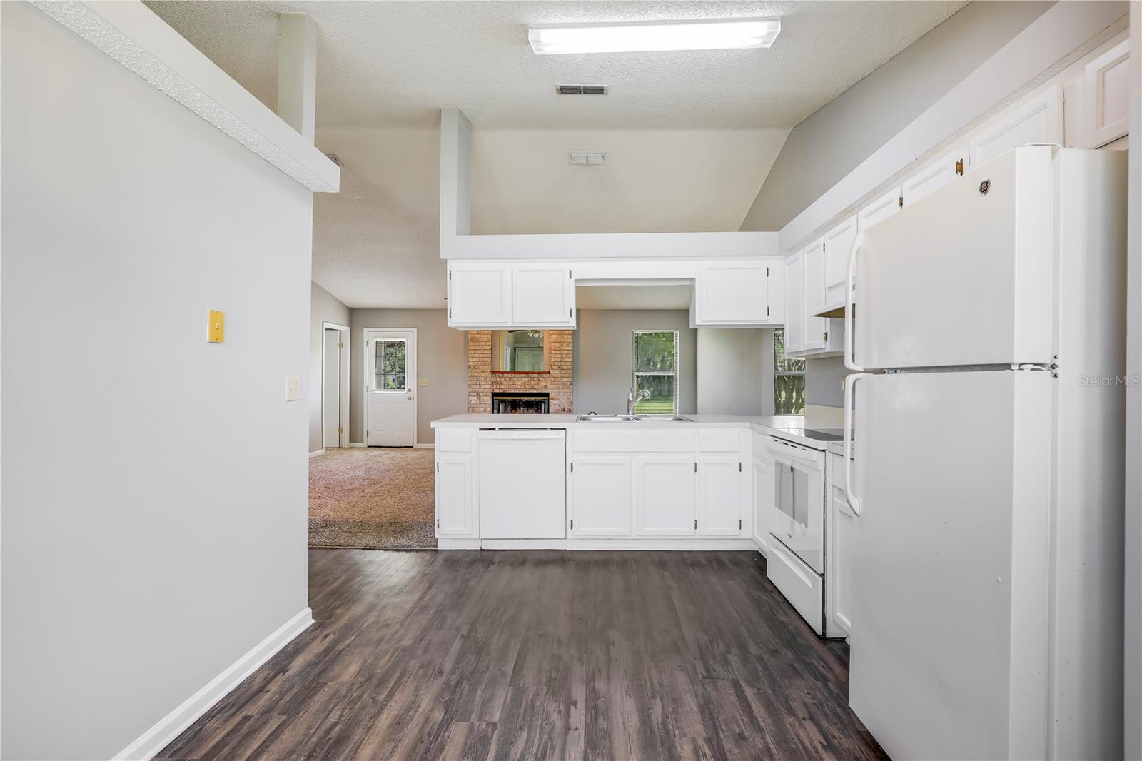 Image 10 of 38 For 2212 Cortez Court