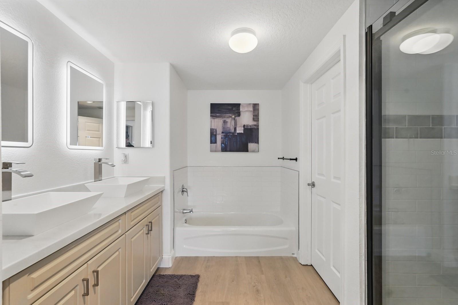 Image 22 of 40 For 80 Surfview Drive 511