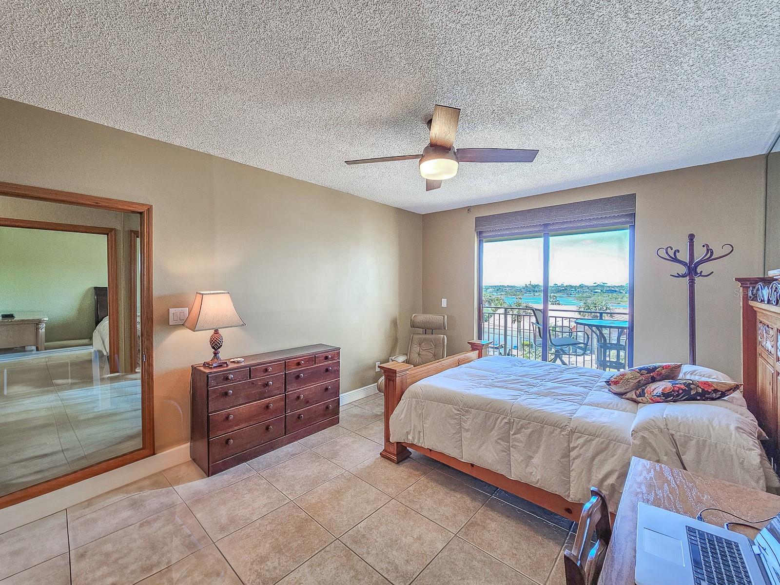 Image 28 of 38 For 2129 Ocean Shore Boulevard 2129