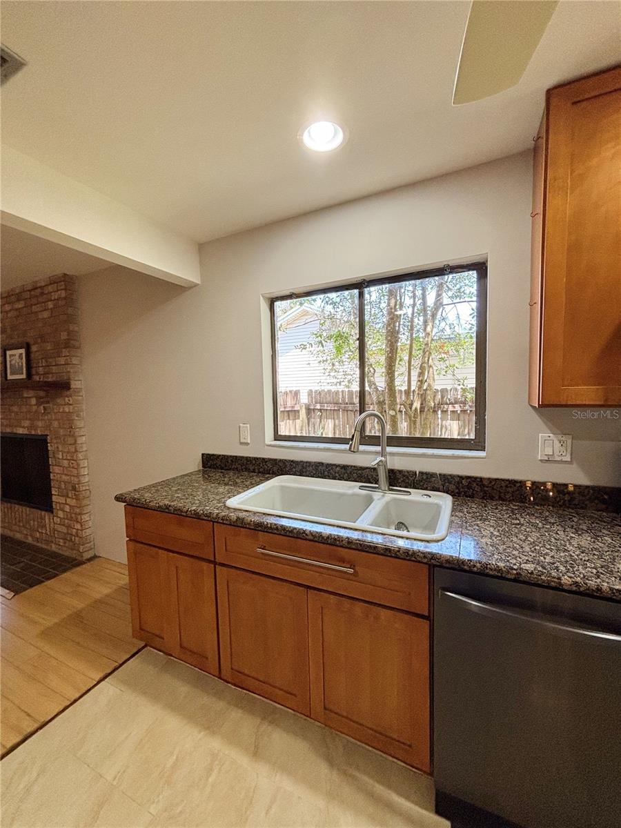 Image 6 of 35 For 20 Blakeshire Place