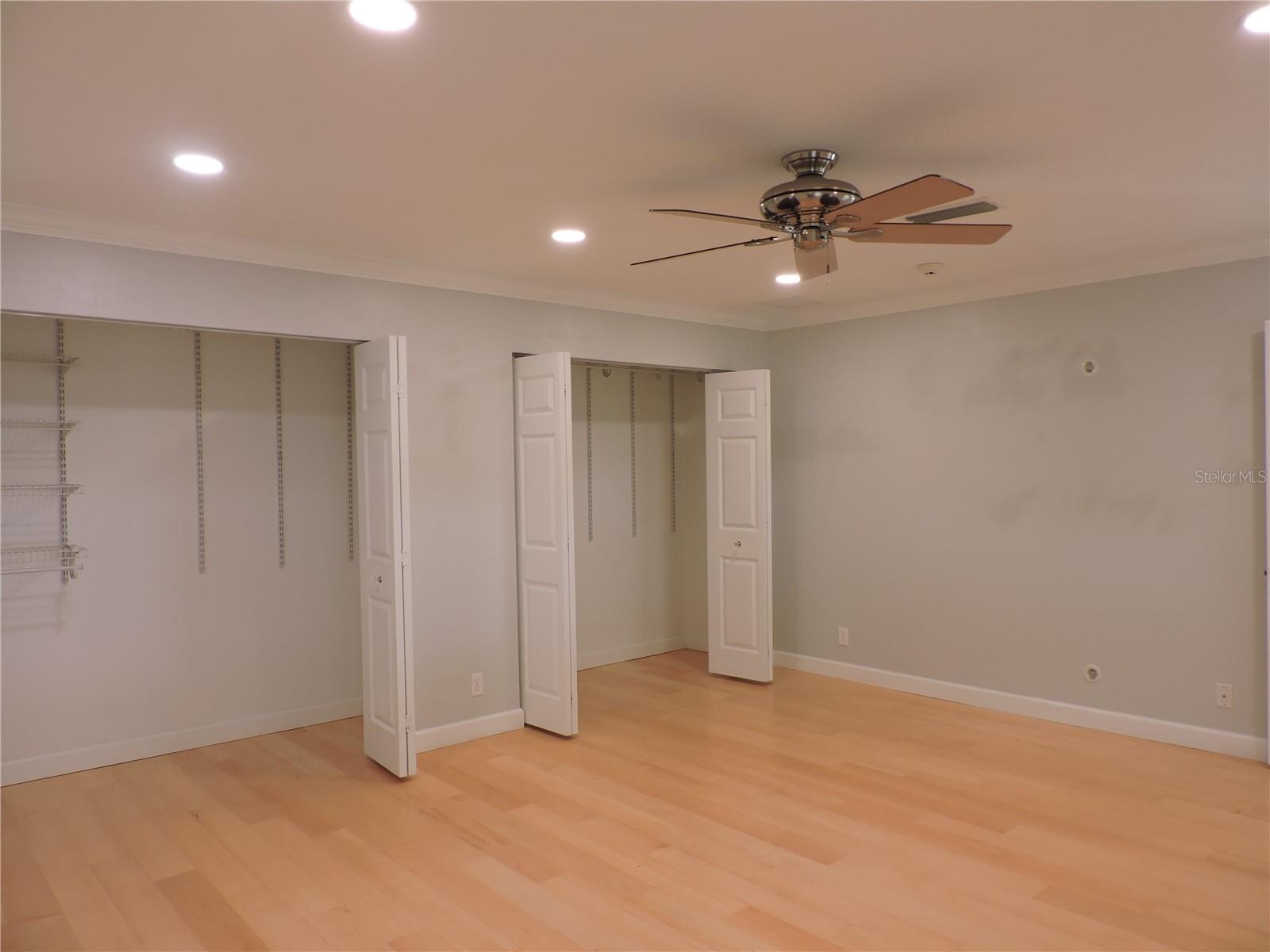 Image 11 of 38 For 543 Sandy Oaks Boulevard