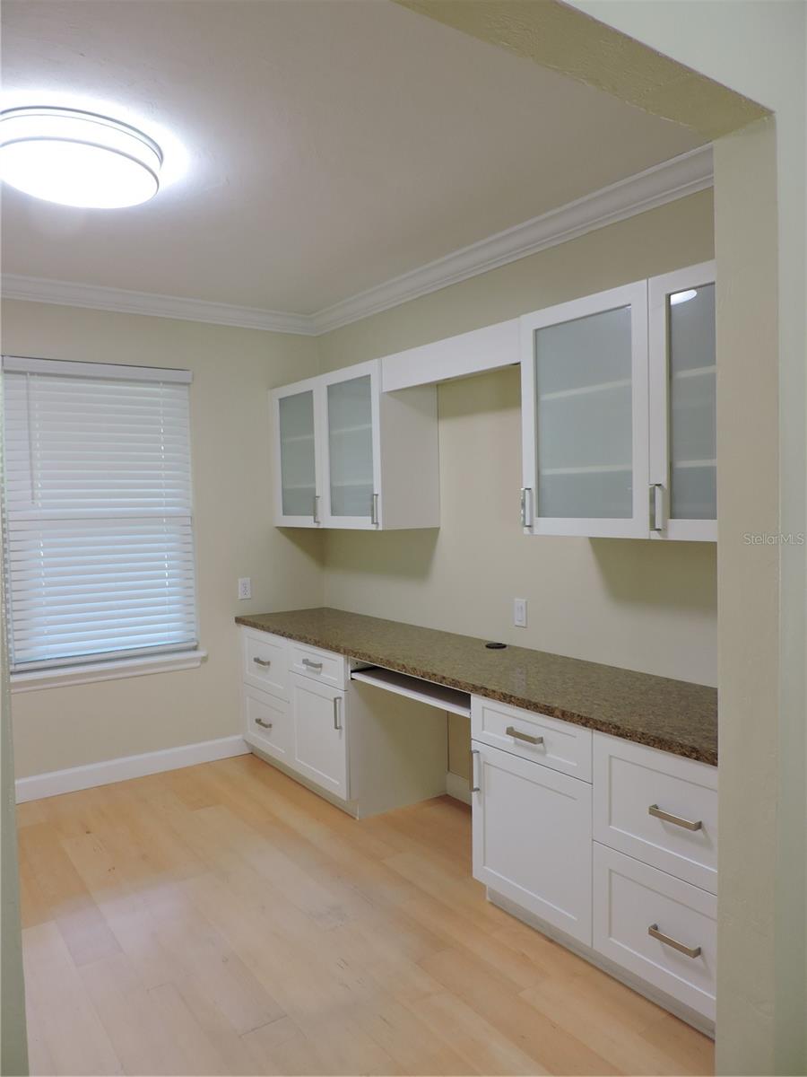 Image 16 of 38 For 543 Sandy Oaks Boulevard