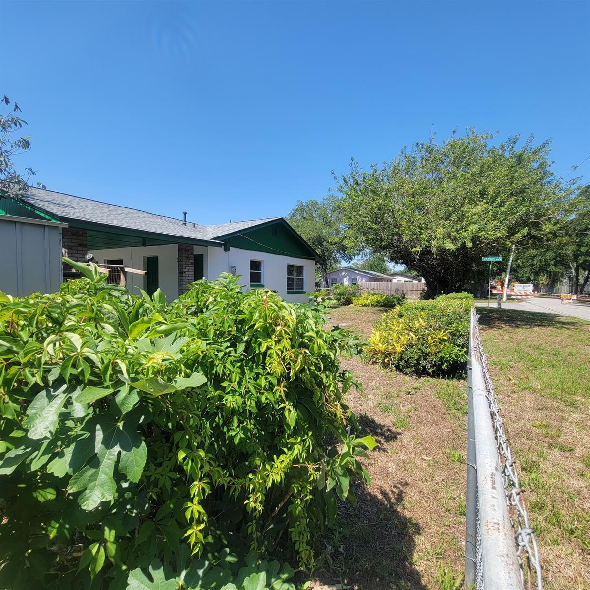 Image 13 of 57 For 741 Ellen Street