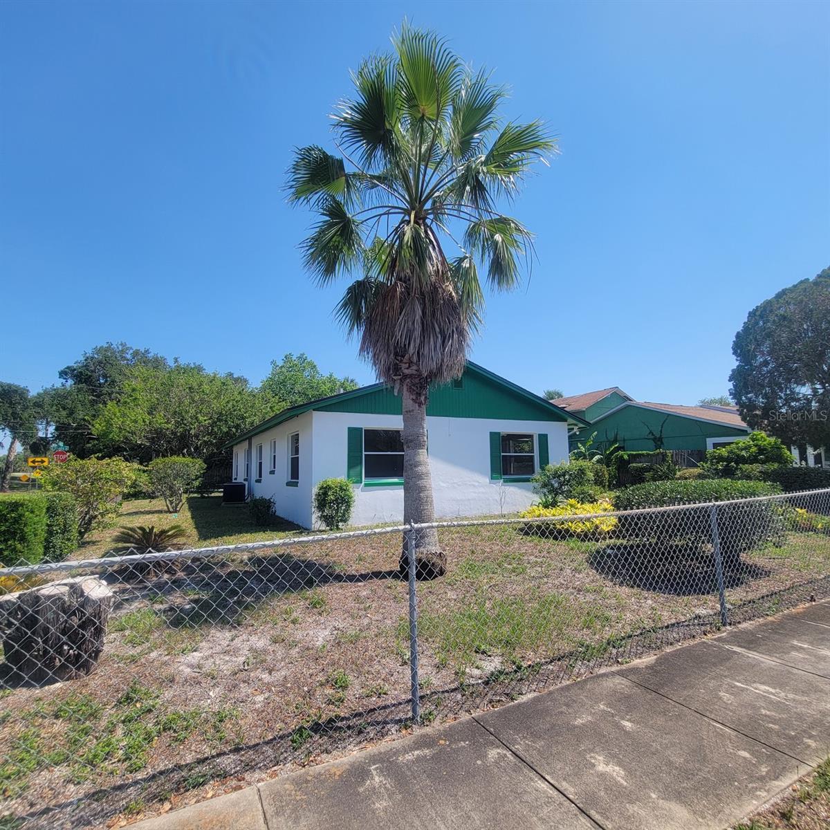 Image 18 of 57 For 741 Ellen Street
